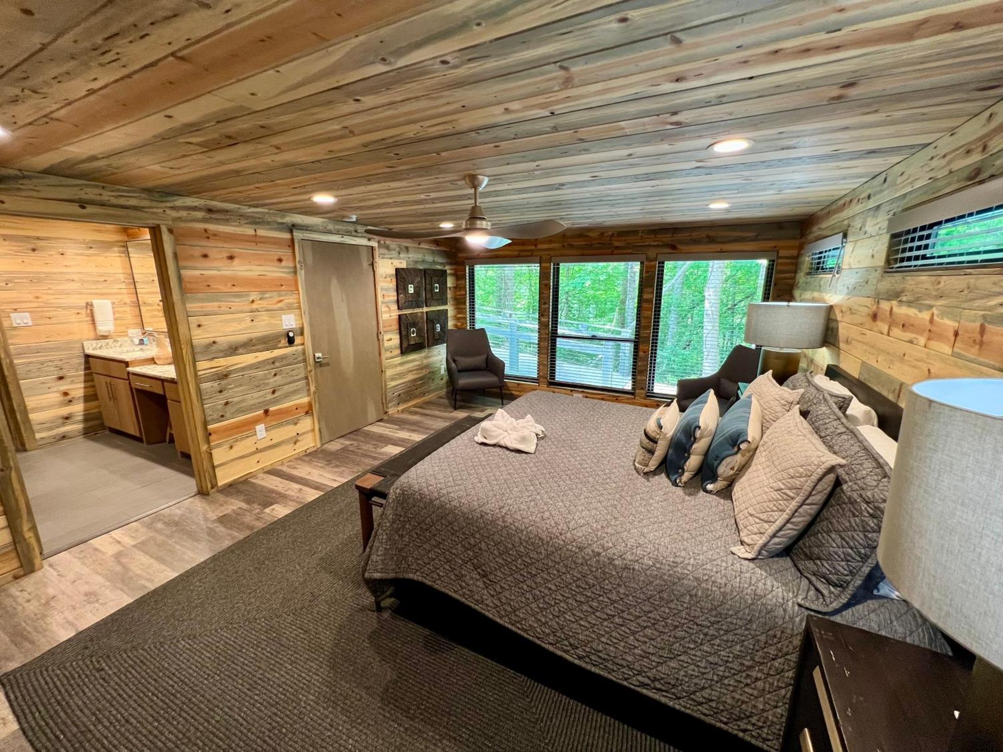 Experience Luxury At Smoky Mountain Hideaway, Just 5 Miles From Downtown Gatlinburg Villa Exterior photo